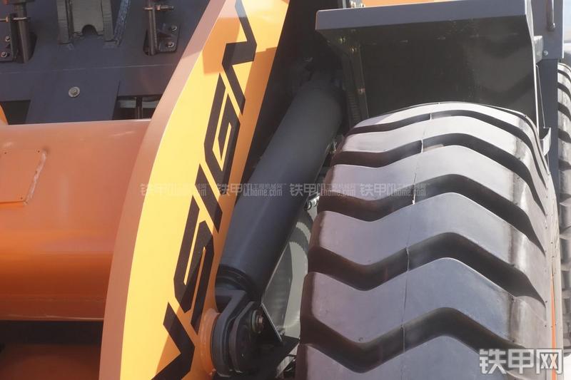 英轩重工YX636装载机展会( )