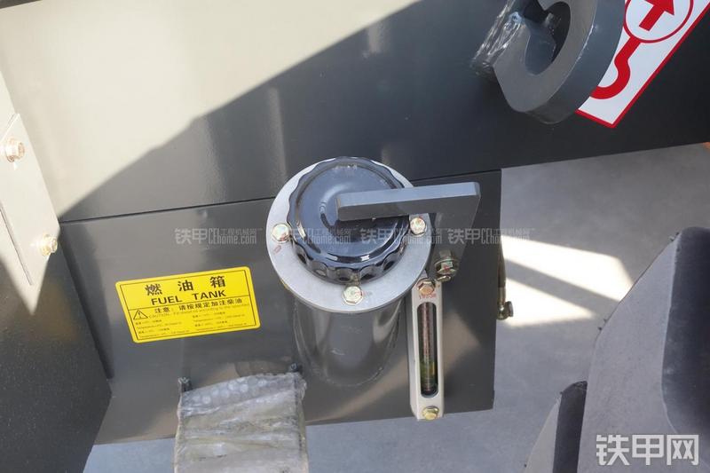 英轩重工YX635装载机展会( )