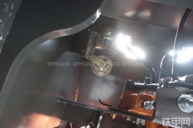 英轩重工YX635装载机展会( )