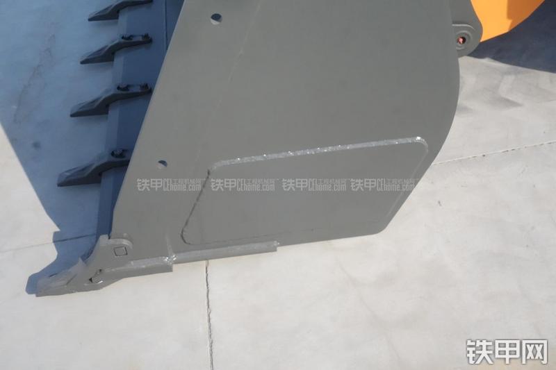 英轩重工YX636装载机展会( )