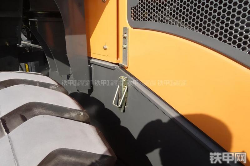 英轩重工YX636装载机展会( )