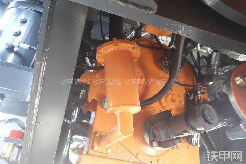 英轩重工YX635装载机展会( )