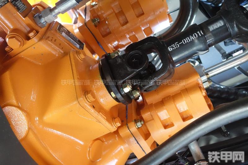 英轩重工YX635装载机展会( )