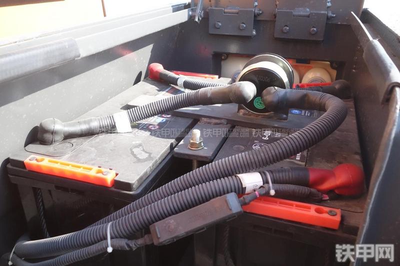 英轩重工YX656装载机展会( )