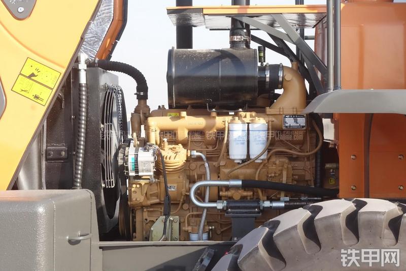 英轩重工YX635装载机展会( )