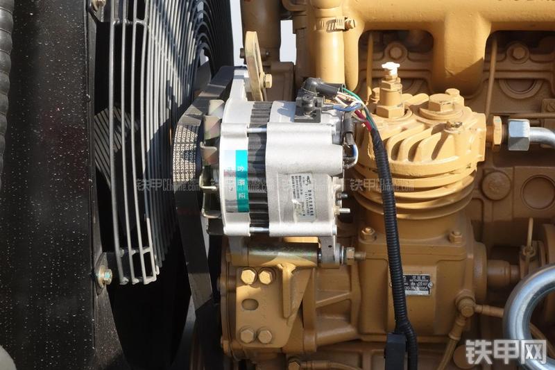 英轩重工YX635装载机展会( )