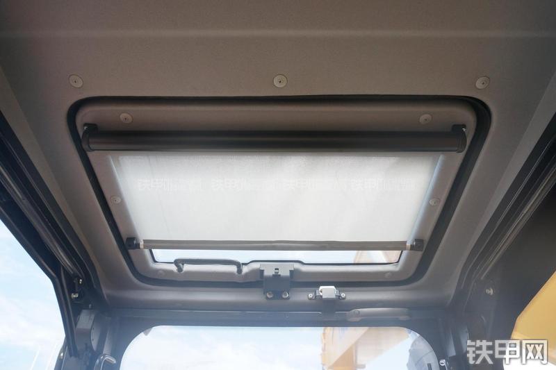 柳工CLG933E挖掘机局部