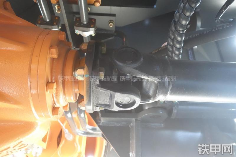 英轩重工YX635装载机展会( )