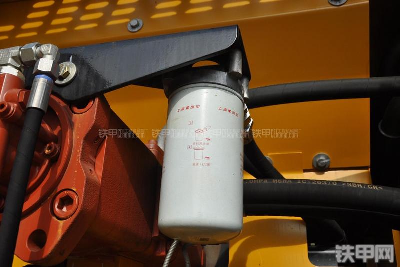 柳工CLG933E挖掘机局部