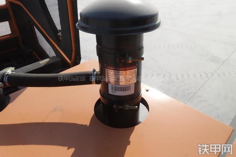 英轩重工YX636装载机展会( )