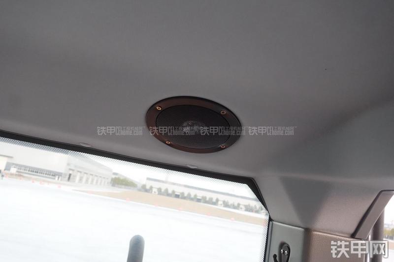 英轩重工YX635装载机展会( )