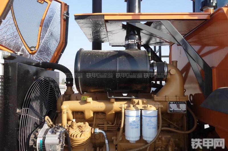 英轩重工YX635装载机展会( )