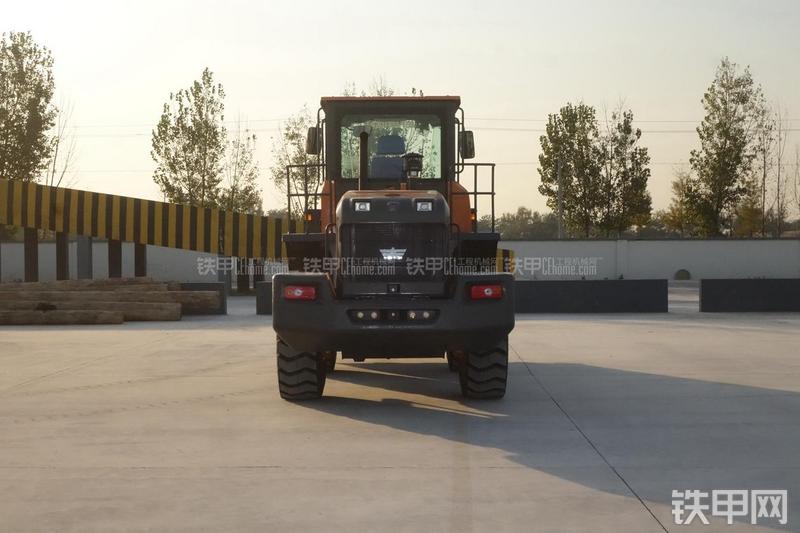 英轩重工YX635装载机展会( )