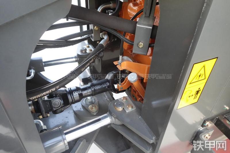 英轩重工YX635装载机展会( )