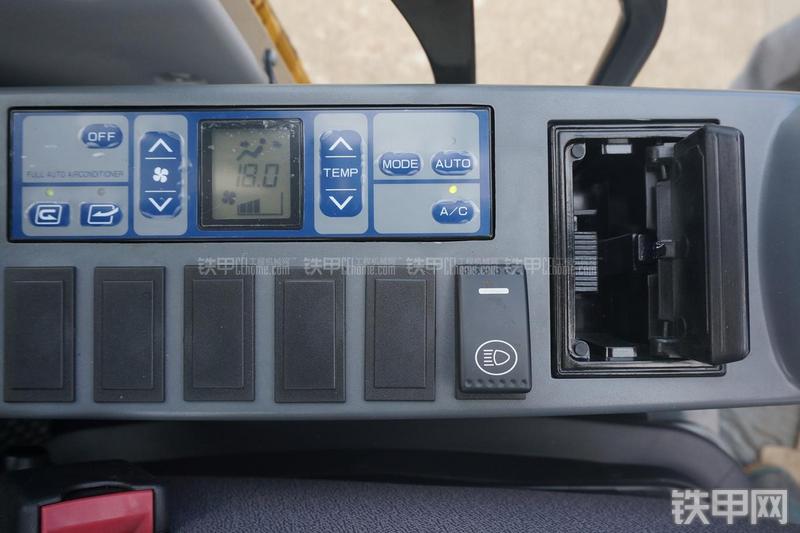 柳工CLG933E挖掘机局部