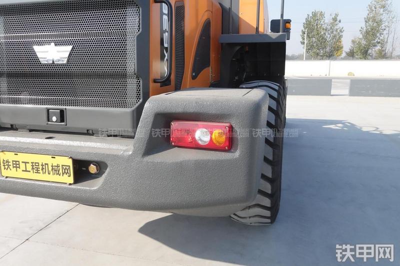 英轩重工YX636装载机展会( )