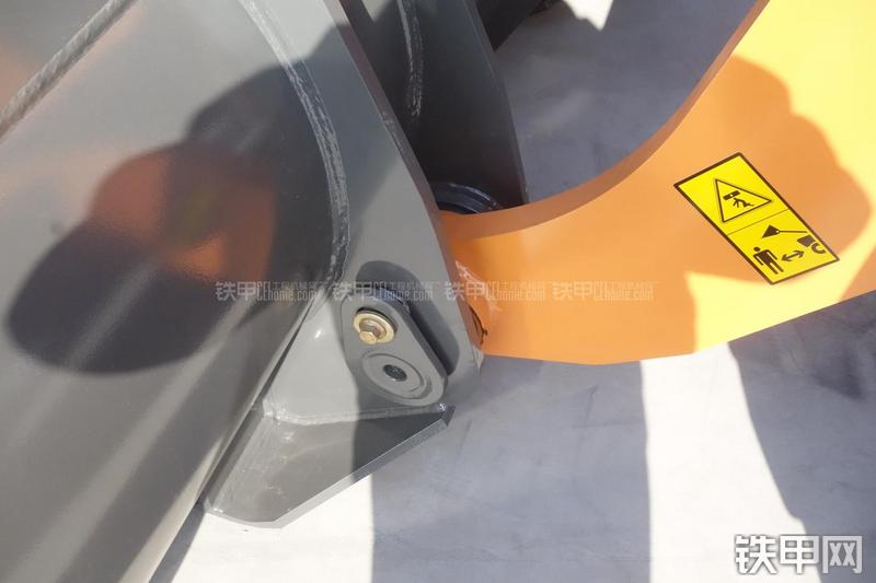 英轩重工YX656装载机展会( )