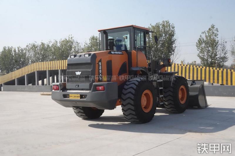 英轩重工YX656装载机展会( )