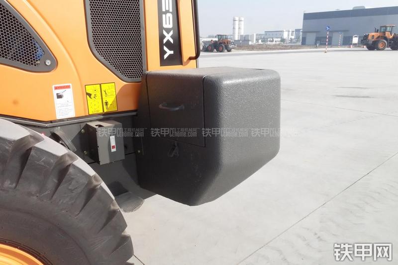 英轩重工YX636装载机展会( )