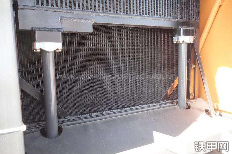 英轩重工YX656装载机展会( )