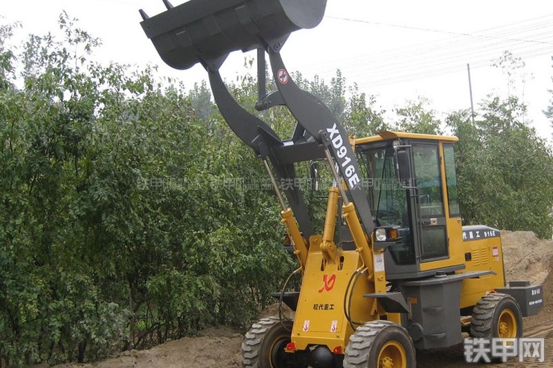 泰安现代重工XD916E装载机整机外观