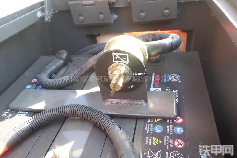 英轩重工YX636装载机展会( )