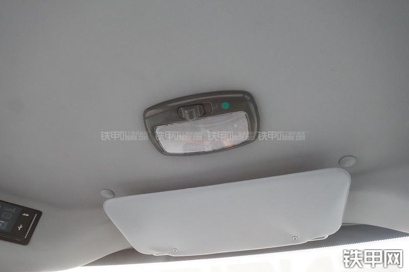 英轩重工YX635装载机展会( )