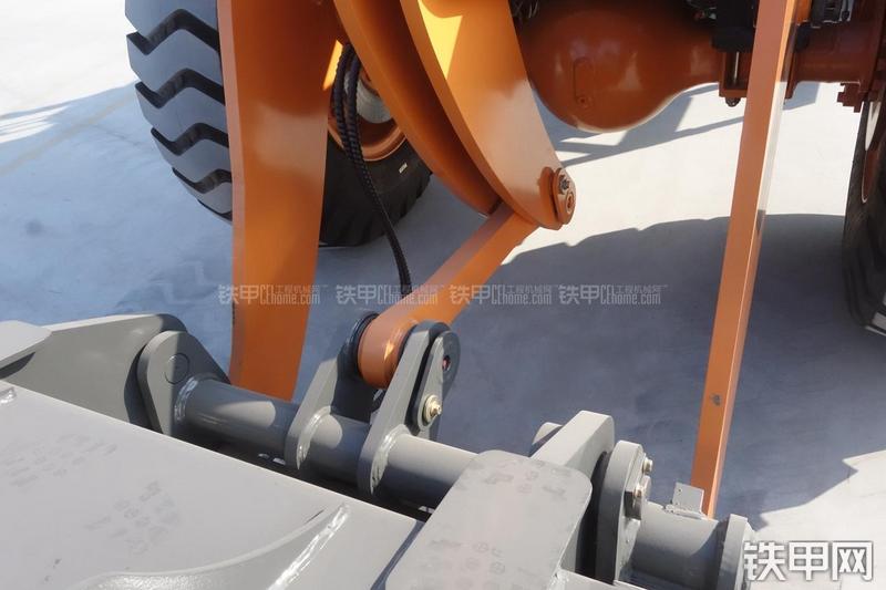 英轩重工YX636装载机展会( )