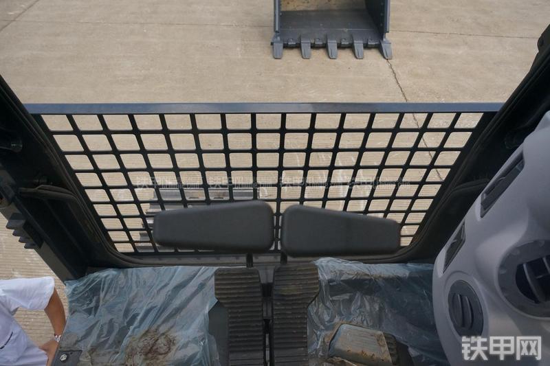 柳工CLG933E挖掘机局部