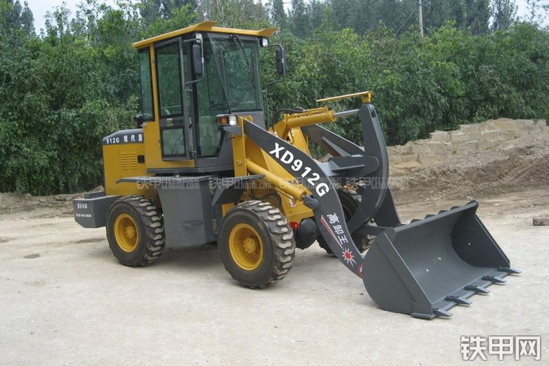 泰安现代重工XD912G装载机整机外观