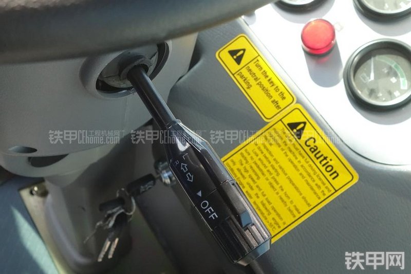 英轩重工YX656装载机展会( )