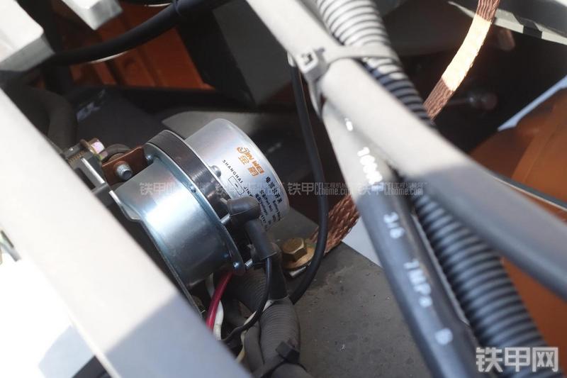 英轩重工YX636装载机展会( )