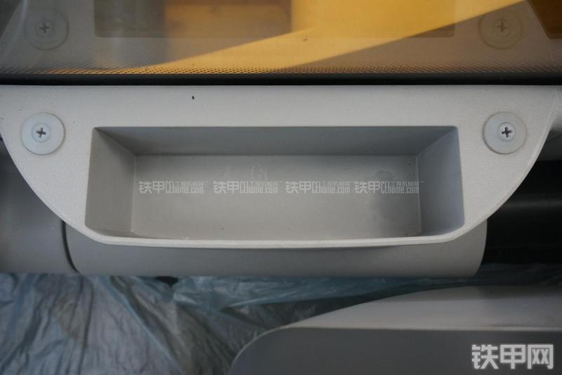 柳工CLG933E挖掘机局部