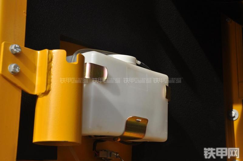 柳工CLG933E挖掘机局部