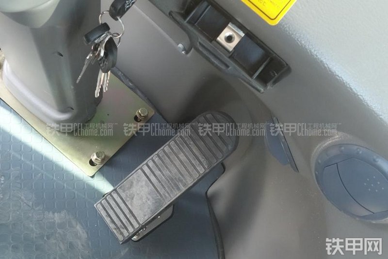 英轩重工YX656装载机展会( )