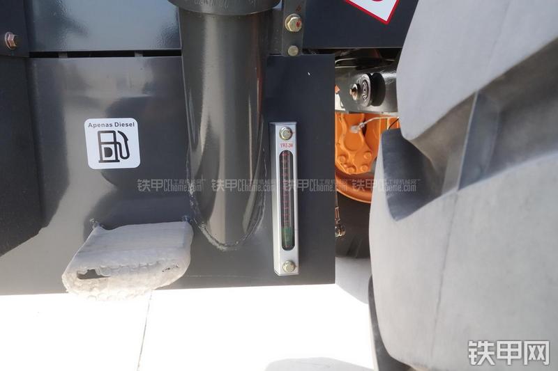 英轩重工YX636装载机展会( )