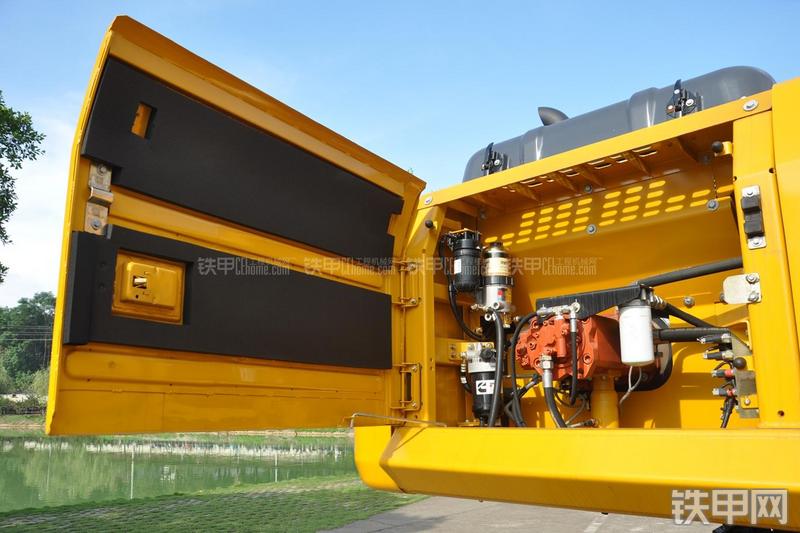 柳工CLG933E挖掘机局部