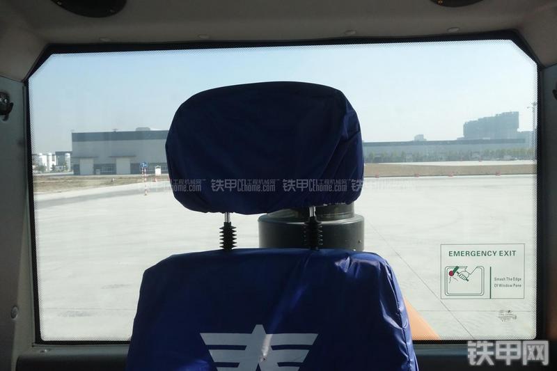 英轩重工YX656装载机展会( )