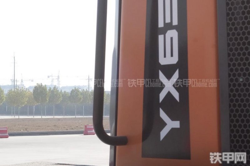 英轩重工YX636装载机展会( )