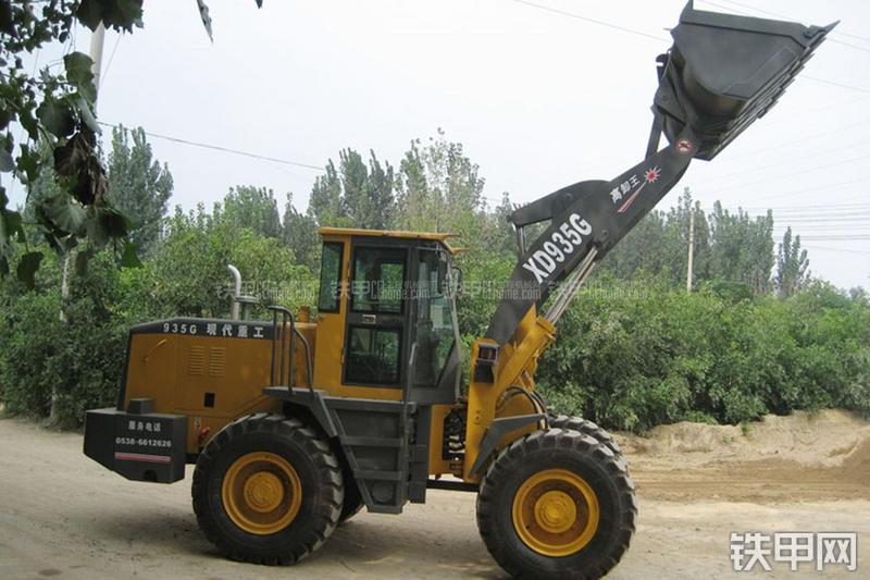 泰安现代重工XD935G装载机整机外观
