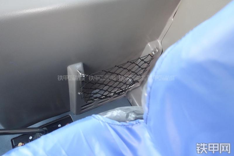 英轩重工YX635装载机展会( )