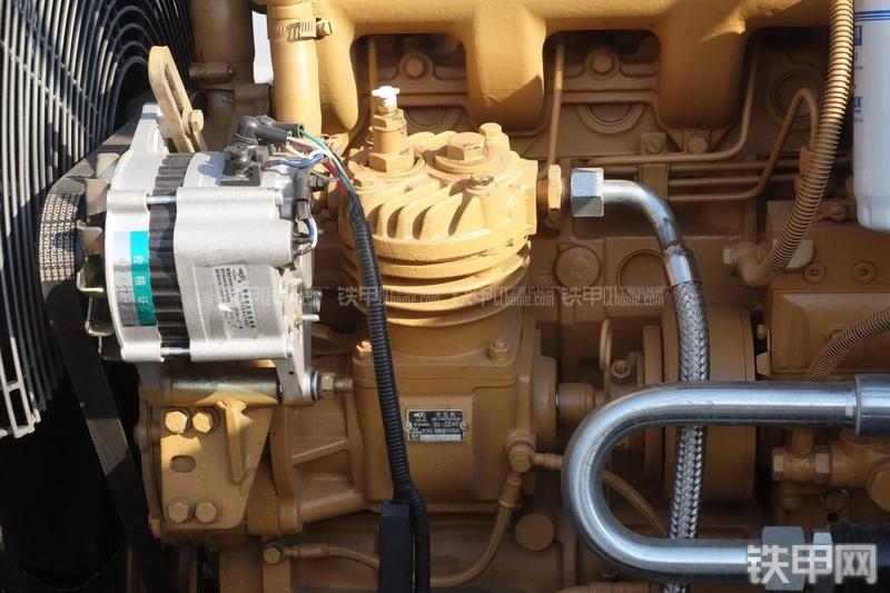 英轩重工YX635装载机展会( )