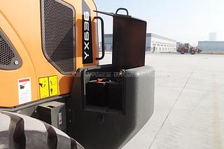 英轩重工YX636装载机展会( )