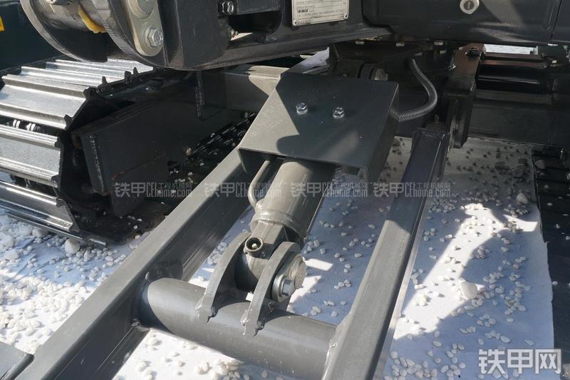 石川岛IHI-18VX挖掘机局部