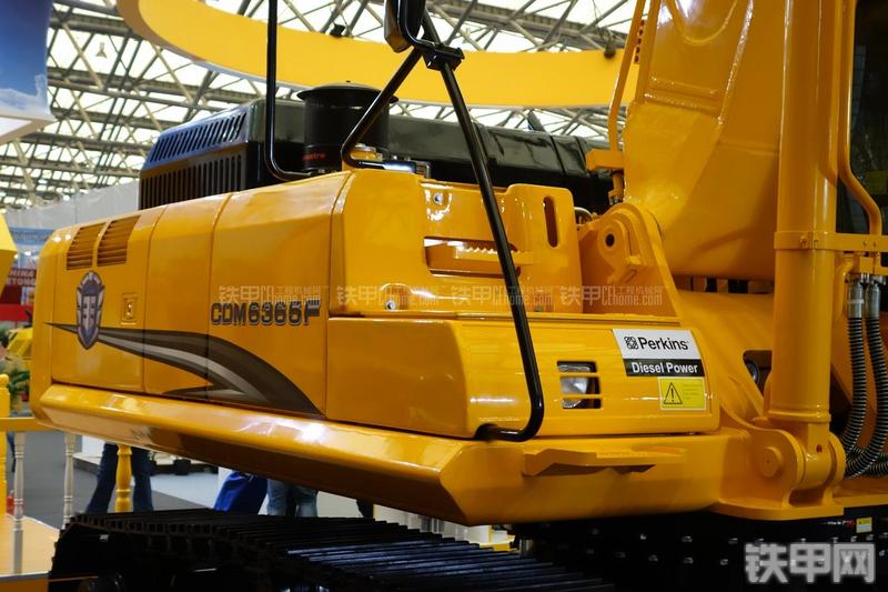 龙工CDM6365F挖掘机局部