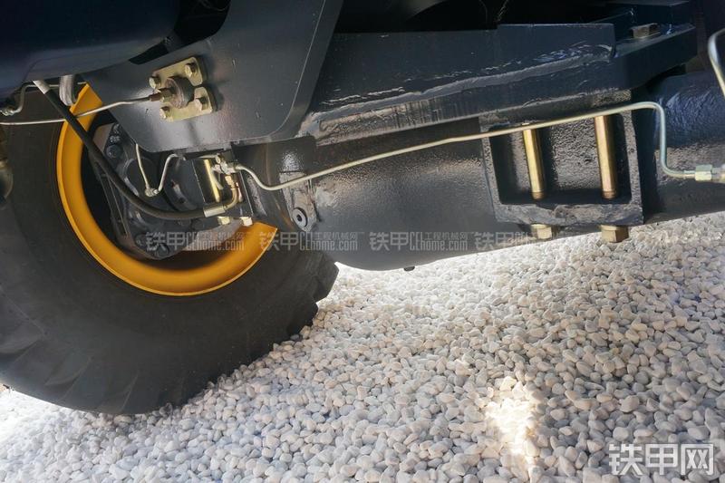 国机重工950LNG装载机局部