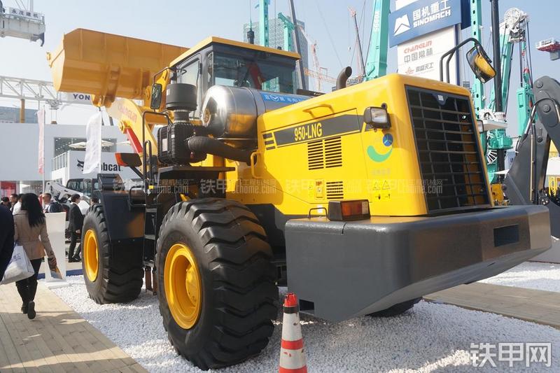 国机重工950LNG装载机整机外观