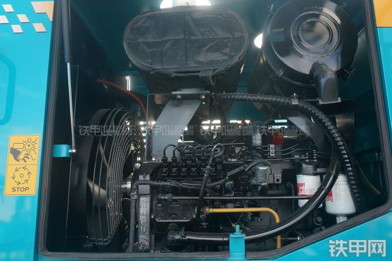 山河智能SL38W装载机局部