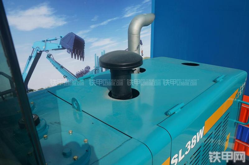 山河智能SL38W装载机局部