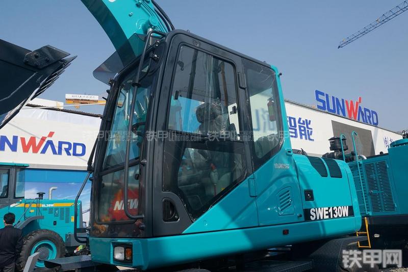 山河智能SWE130W挖掘机局部